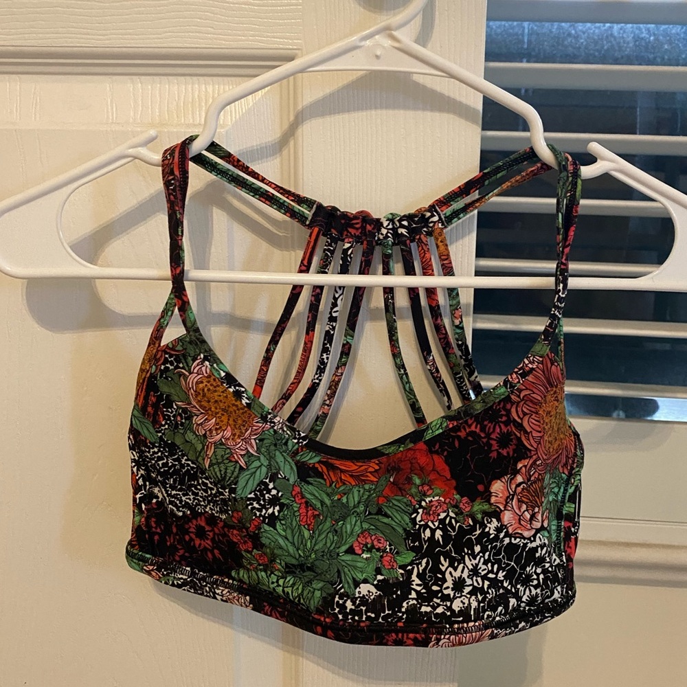Lululemon free to be wild bra size 2